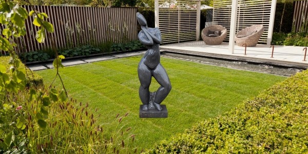 Esculturas modernas: el toque vanguardista ideal para tu jardín