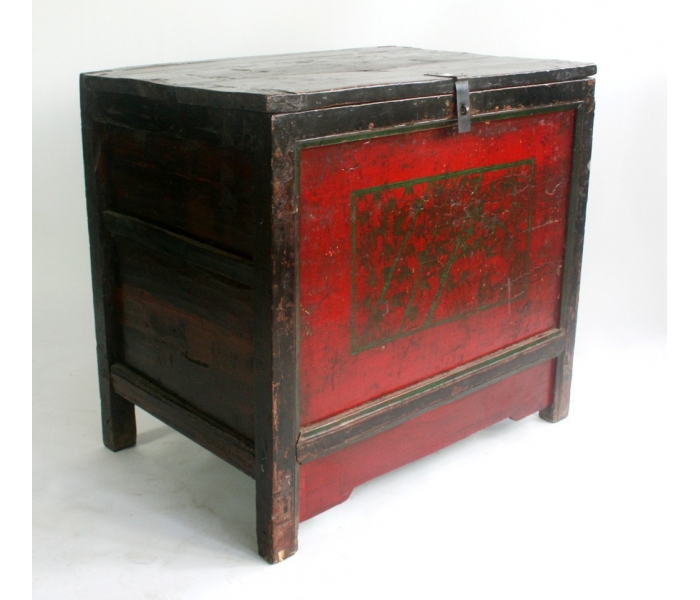 Chinese black and red lacquered trunk