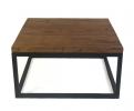 MESA CON TABLERO DE MADERA Y PIES DE HIERRO