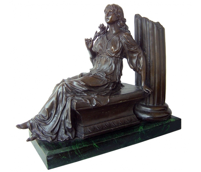 Escultura de mujer sentada de bronce...