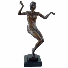 Mujer bailando de bronce...