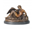 Leda y el cisne de bronce con peana de mármol