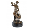 Escultura de cazador con perro de bronce y peana de mármol