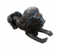 Escultura de león tumbado en bronce