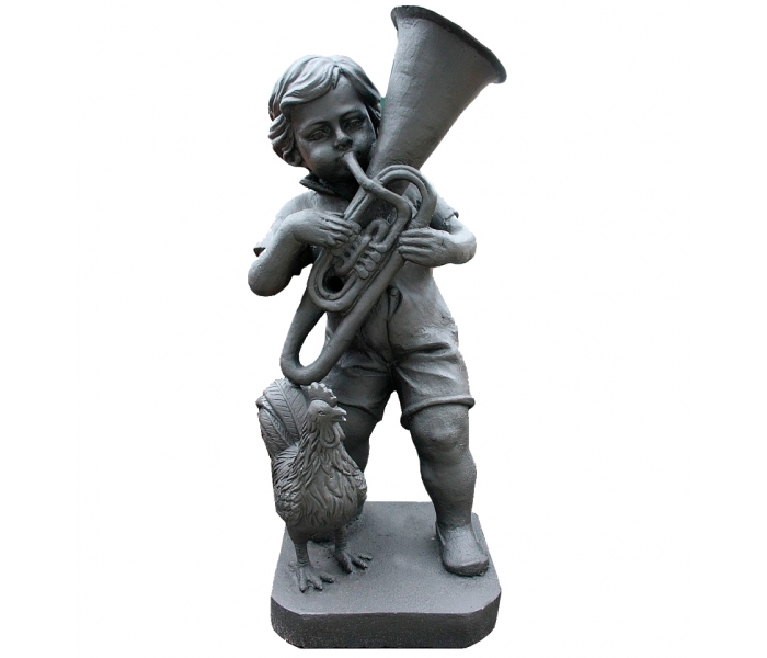 Niño musico tocando la trompeta...