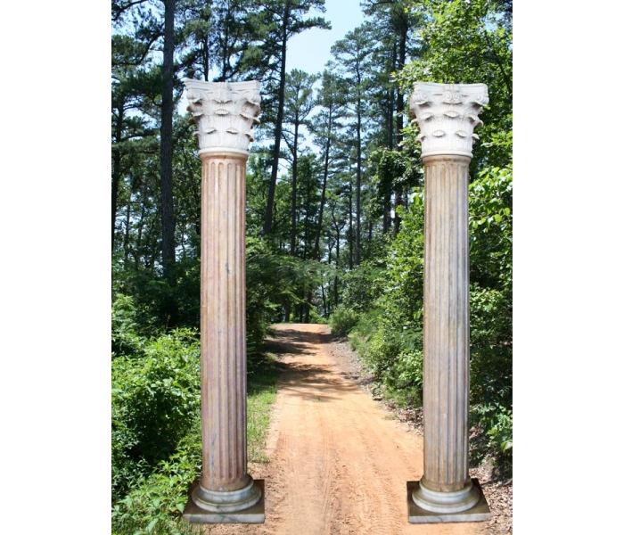 Pareja de columnas clasicas en estilo...