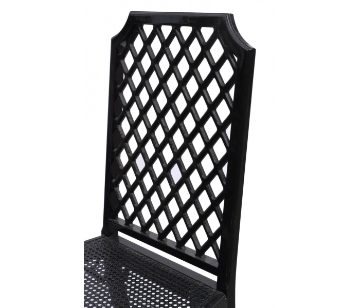 Set de cuatro sillas y dos sillones de madera lacada en negro