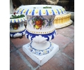 Macetero de cerámica policromado decorado con flores