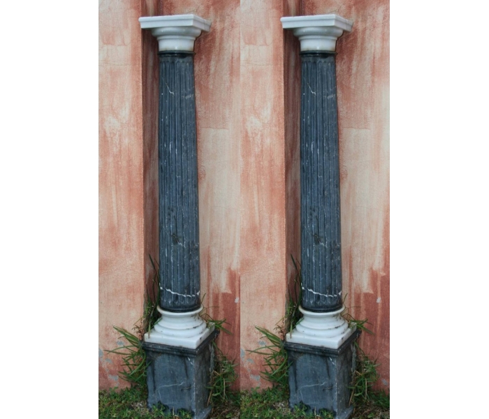 Pareja de columnas de mármol antiguas