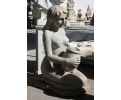 Escultura de mujer de mármol tallada a mano