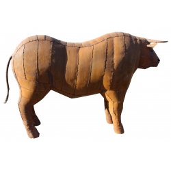 Escultura de toro en hierro...