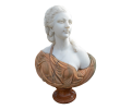 Busto de mujer en dos tipos de mármol