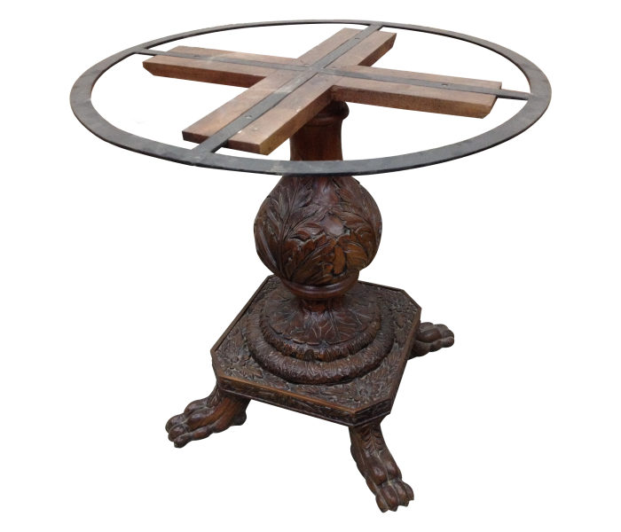 Pie de mesa realizado en madera tallada