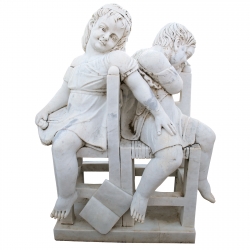 Escultura de dos niños...