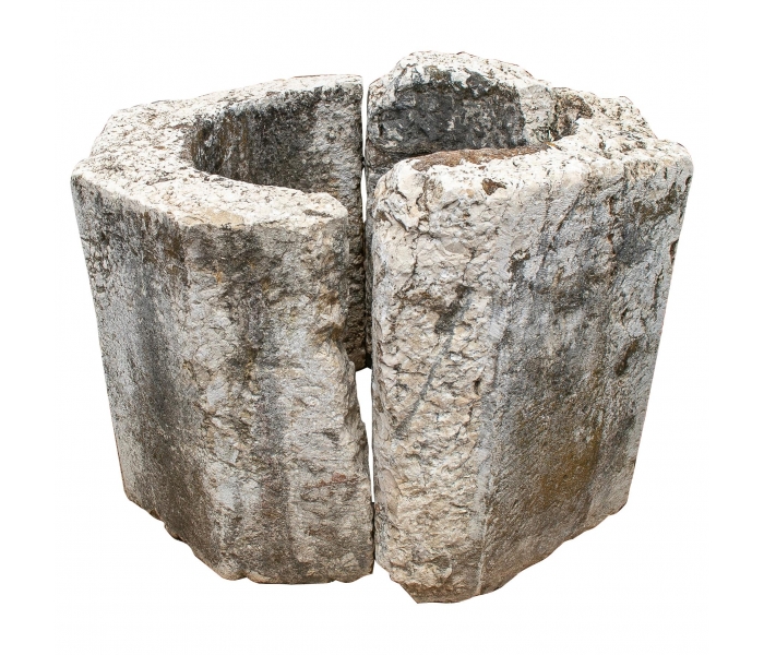 2-parta octagonal stone wellhead