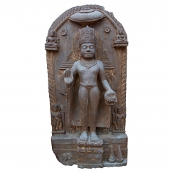 Buda indio de pie en piedra...
