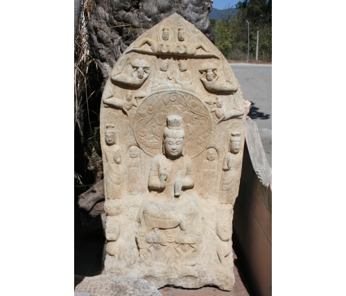 Escultura oriental de piedra