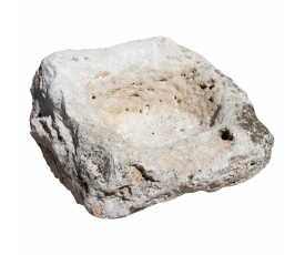 Pila de piedra española tallada a mano