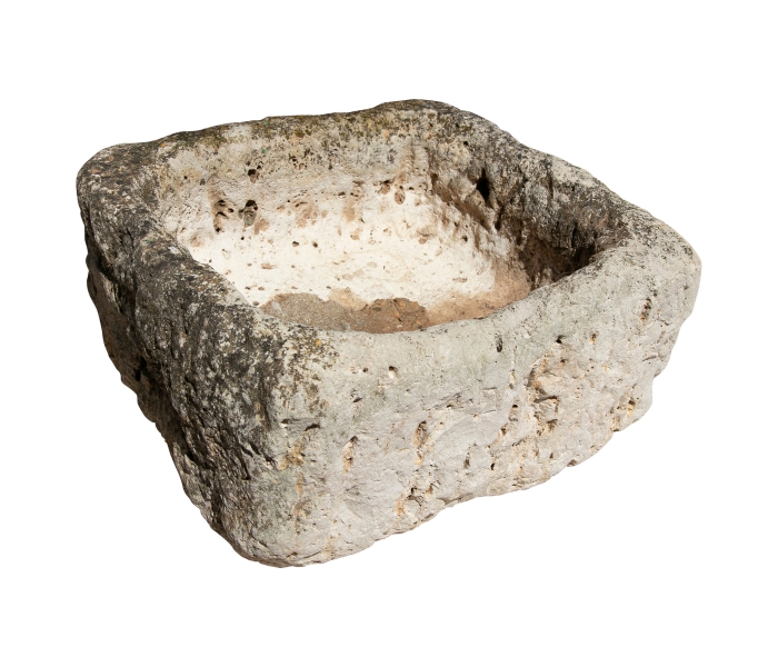 Pila de piedra española tallada a mano