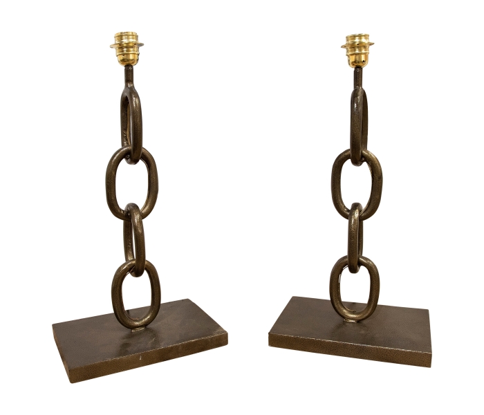 Pair of iron lamps with chain shape