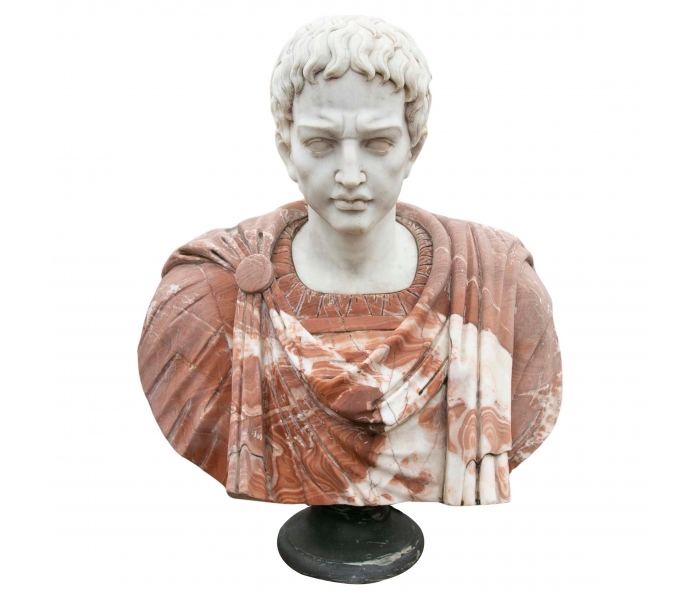 Busto de emperador romano en mármol...