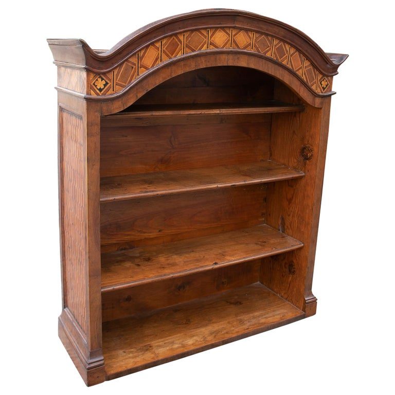 Estantería de pared del siglo XIX con incrustaciones de madera, en estilo Carlos IV