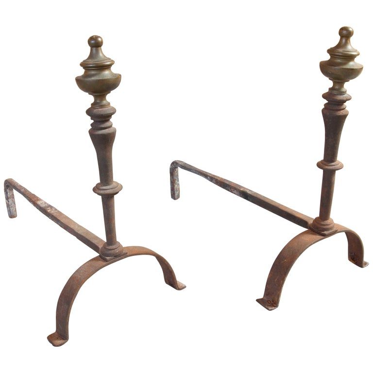 Pareja de morillos de chimenea de hierro y bronce del siglo XIX