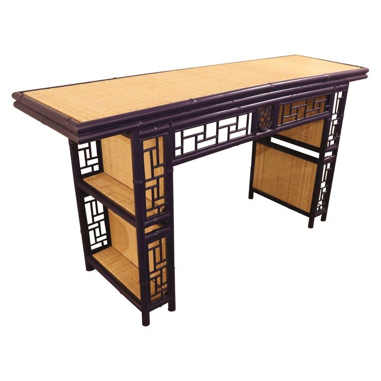 Consola de bambú imitación madera con tapa y laterales de rafia