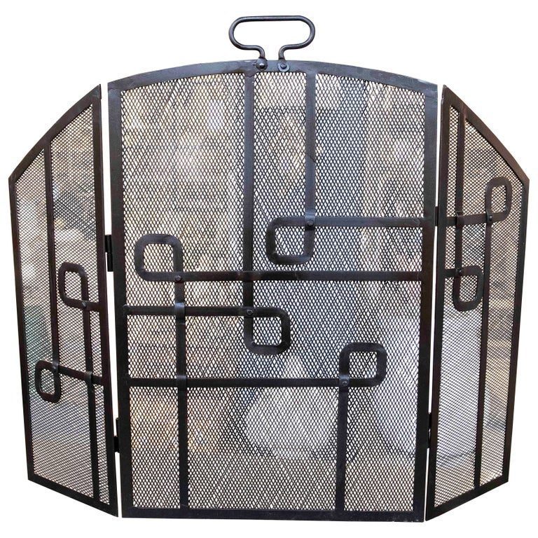Chispero de Protección para Chimenea con Diseño Geométrico de Hierro