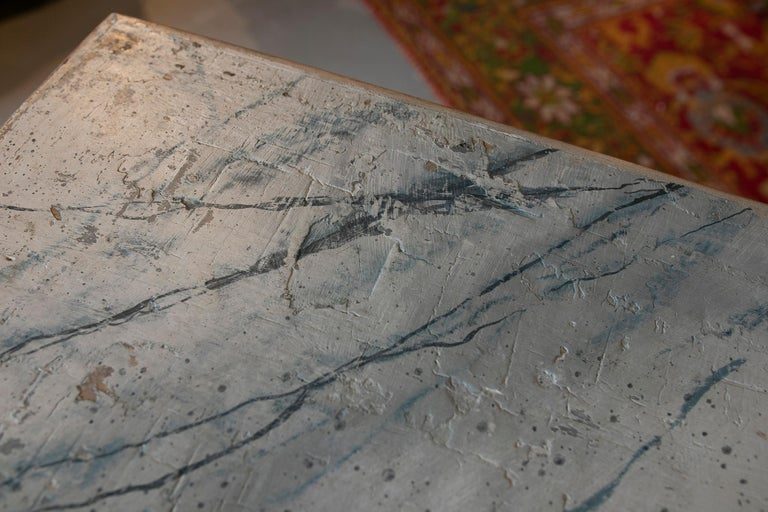 Pareja de mesas españolas de madera con jaspeado pintado a mano