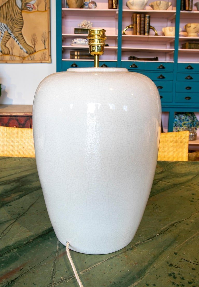 Lámpara de mesa de cerámica blanca de los años 90