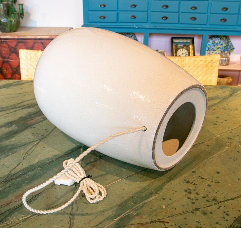 Lámpara de mesa de cerámica blanca de los años 90