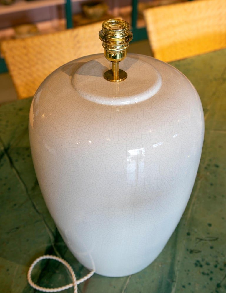 Lámpara de mesa de cerámica blanca de los años 90