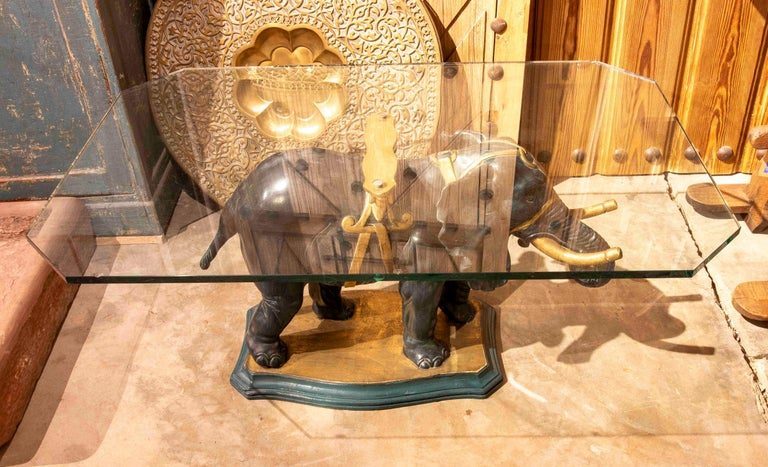 Mesa de café vintage de los años 70 con forma de elefante y tapa de cristal biselado, Italia