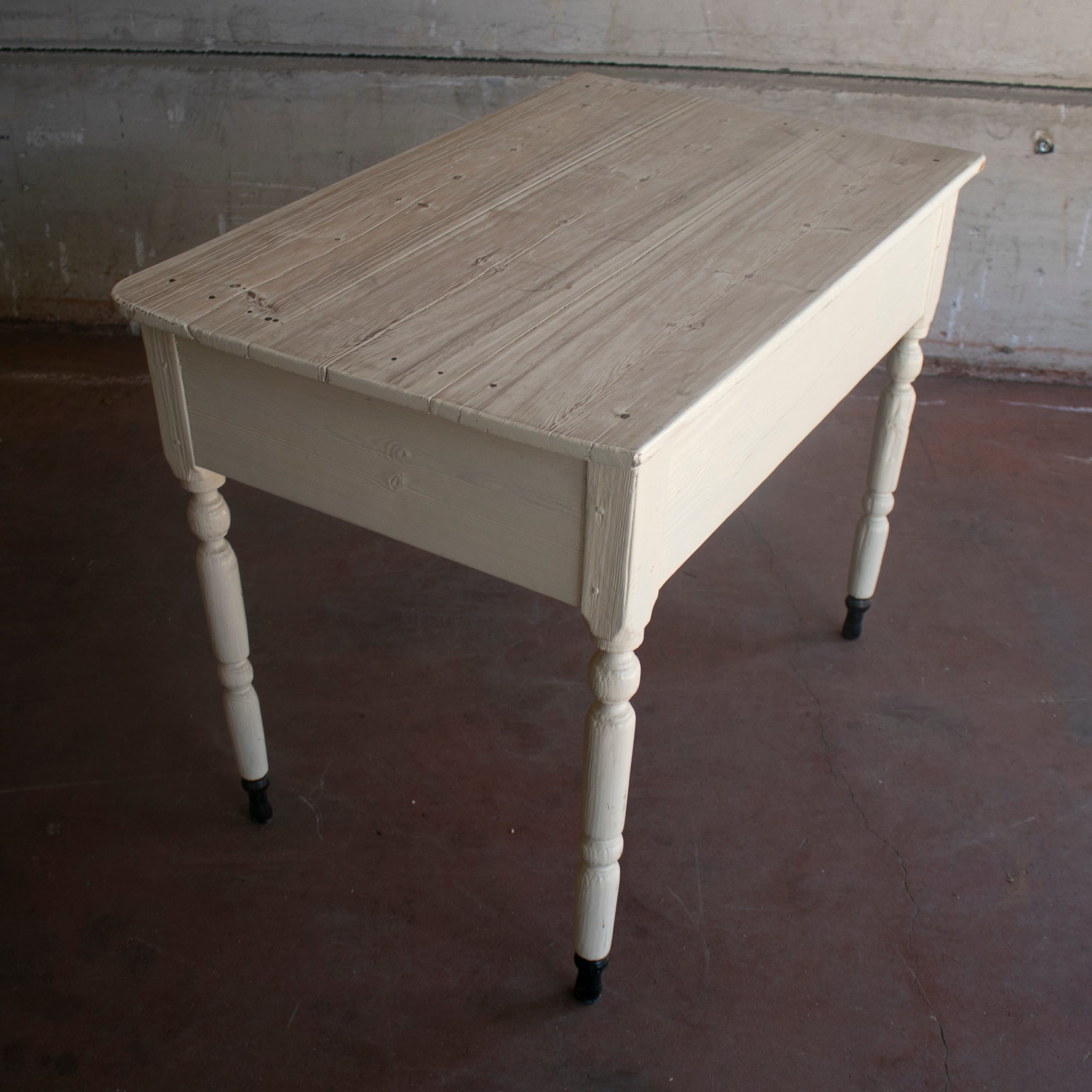 Mesa de Madera Blanca de Un Cajón de los Años 20