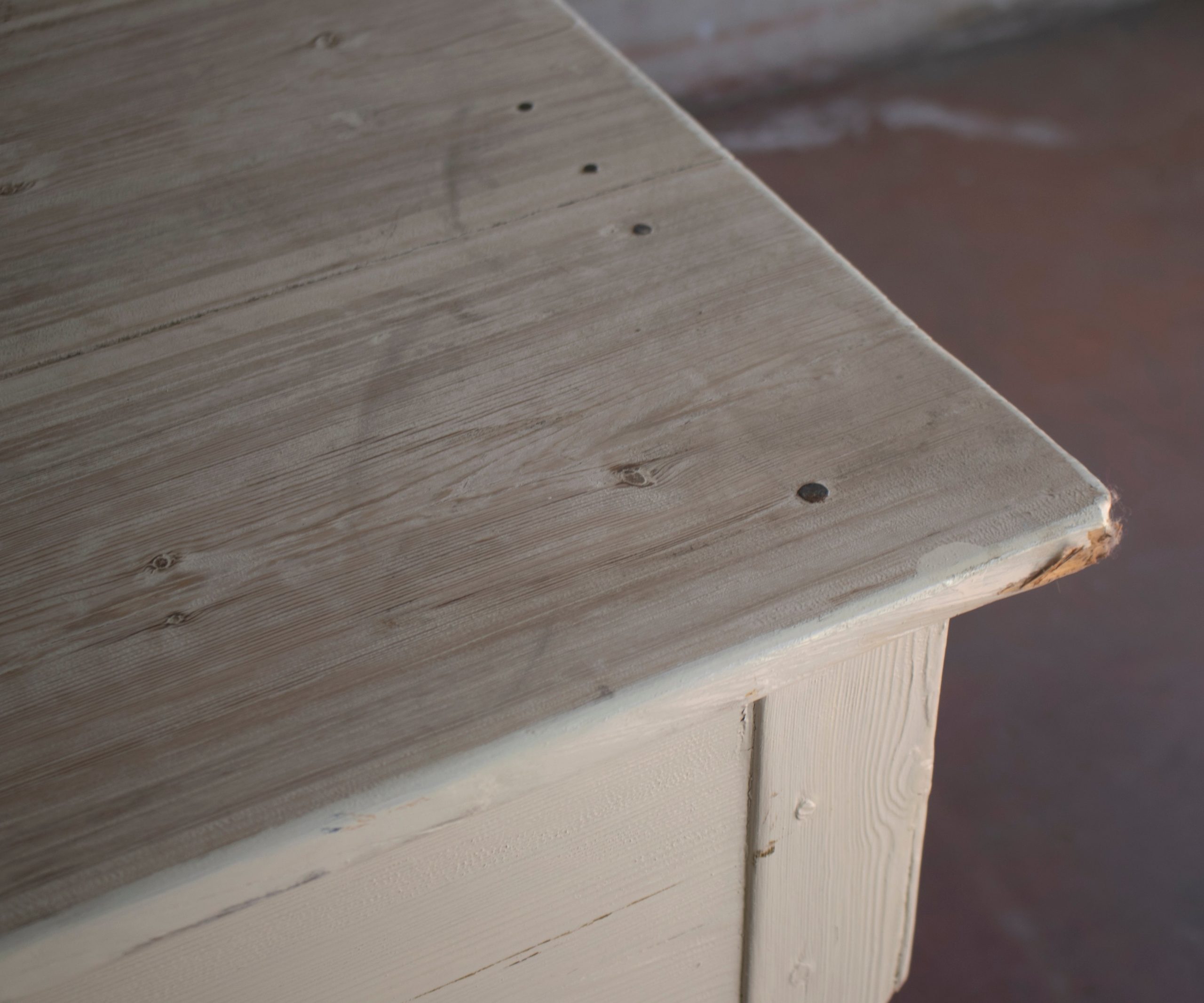 Mesa de Madera Blanca de Un Cajón de los Años 20