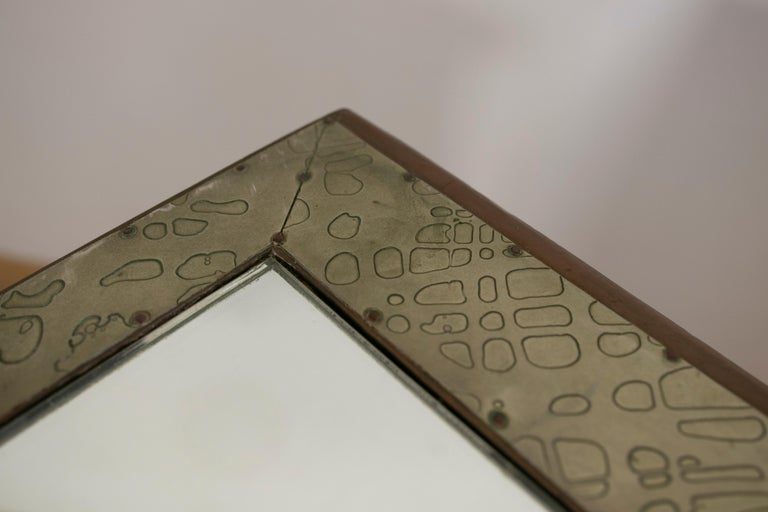 Cómoda de bronce y espejos firmada en los años 80