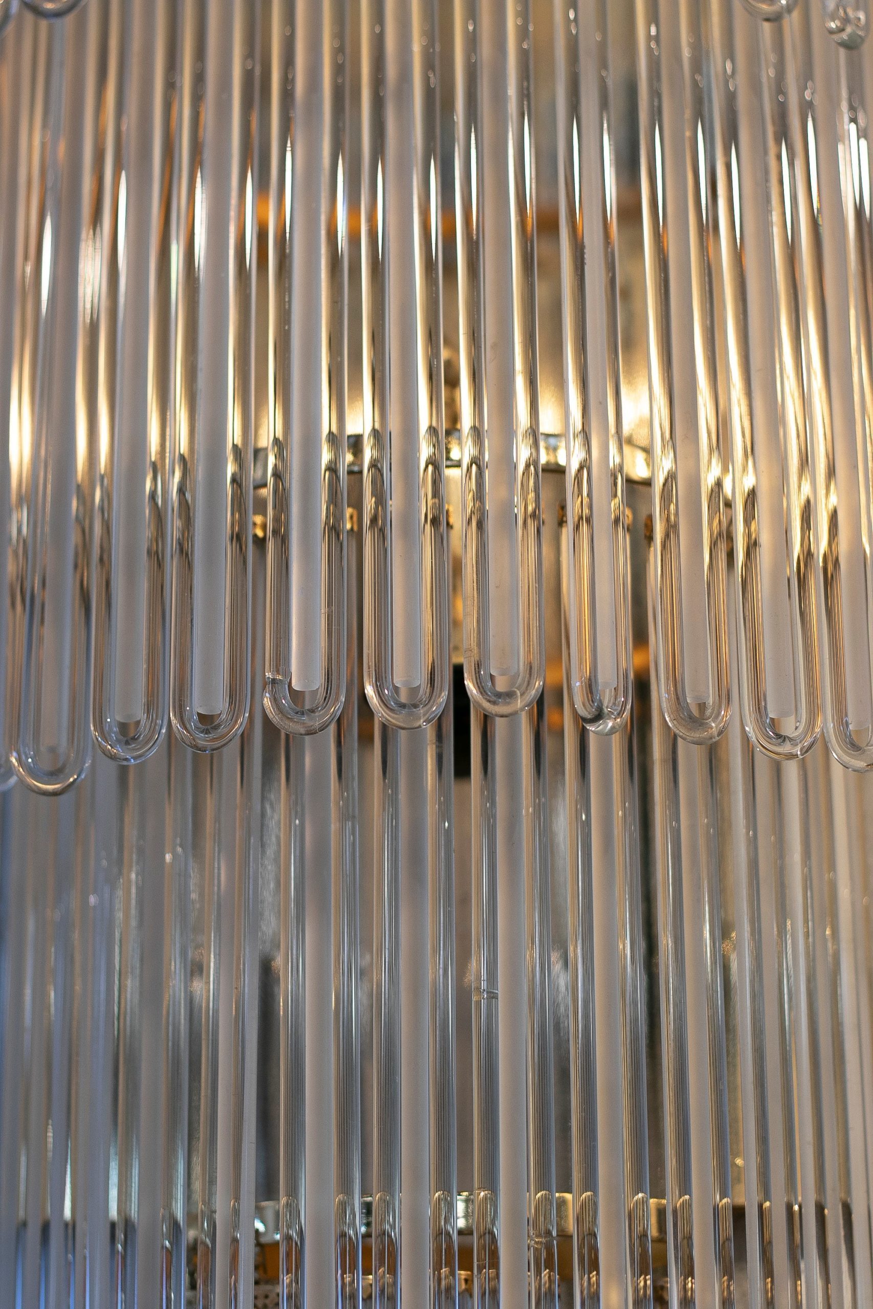 Aplique de Pared Italiana con Estructura de Bronce y Pantallas de Cristal, de los Años 70