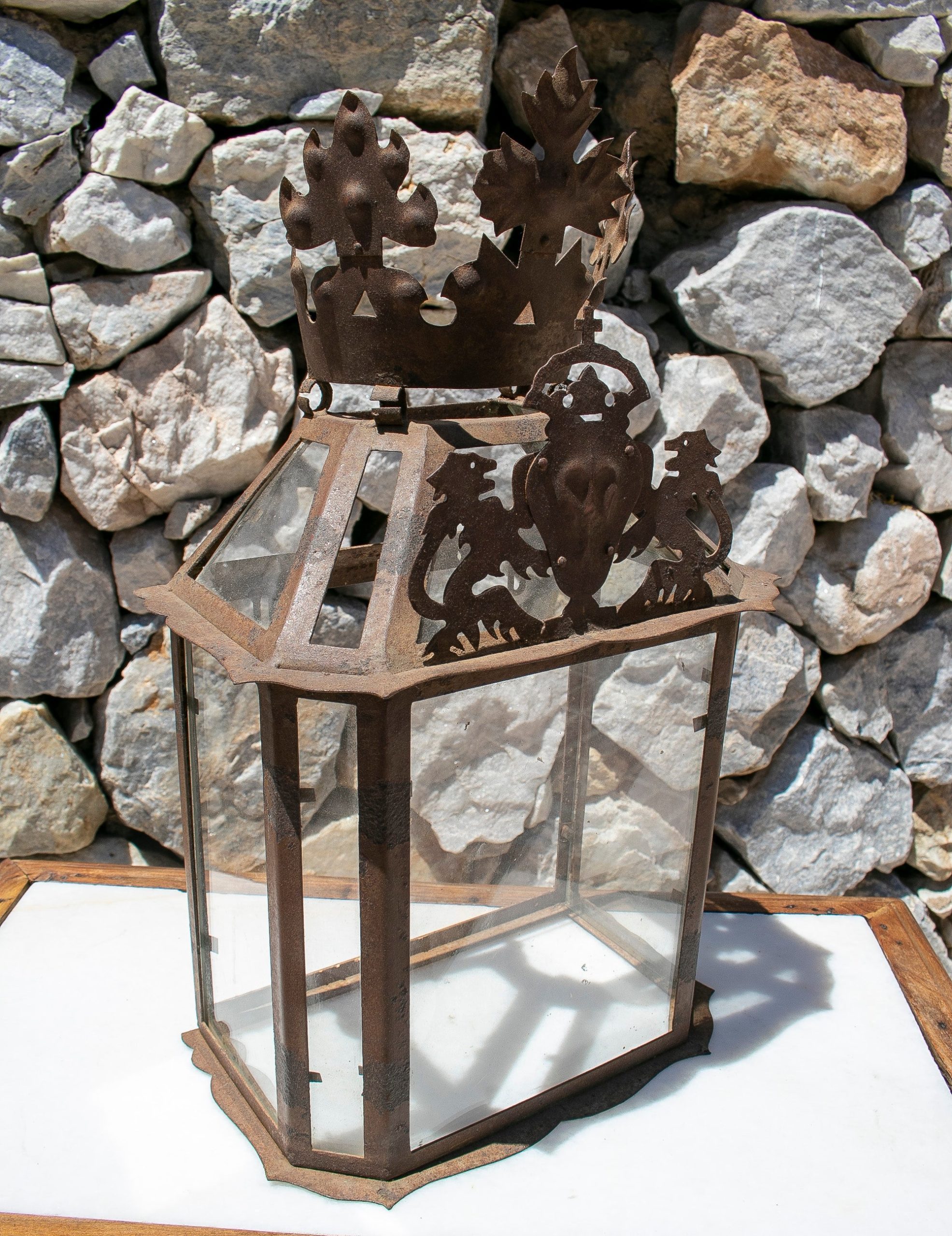 Farol de Hierro con Paneles de Vidrio de los Años 50