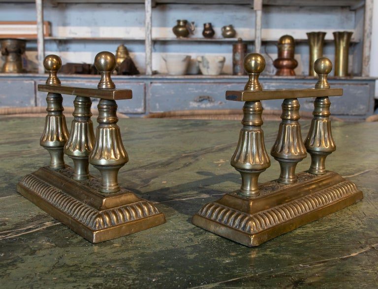 Pareja de morillos de bronce ingleses del siglo XIX