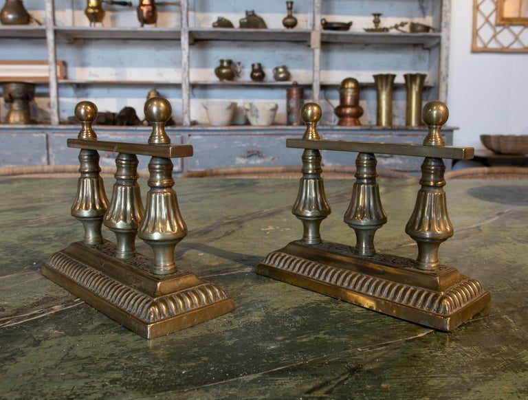 Pareja de morillos de bronce ingleses del siglo XIX