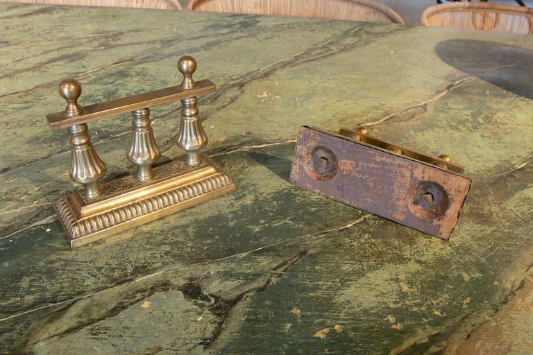 Pareja de morillos de bronce ingleses del siglo XIX