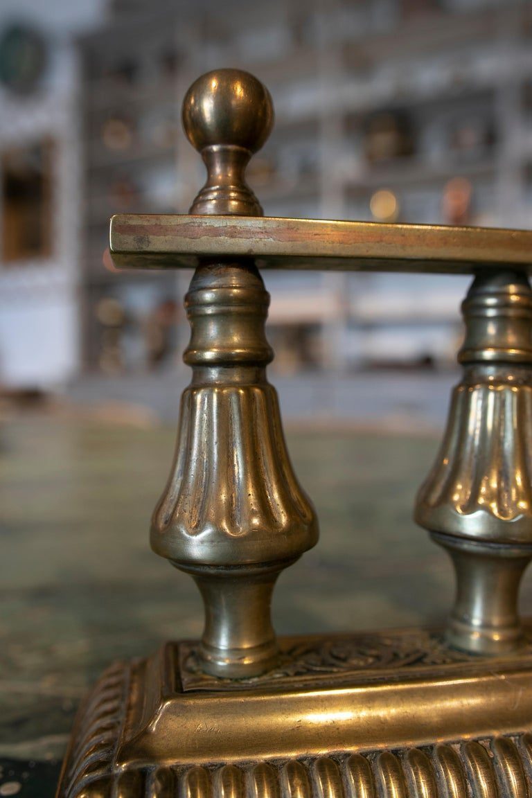 Pareja de morillos de bronce ingleses del siglo XIX